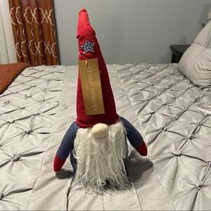 NWT Patriotic gnome 💙❤️